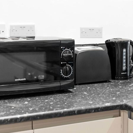 Luxe Apartment - Rowley Regis - Parking - Top Rated - Netflix - Wifi - 49Bg Cradley Heath Экстерьер фото
