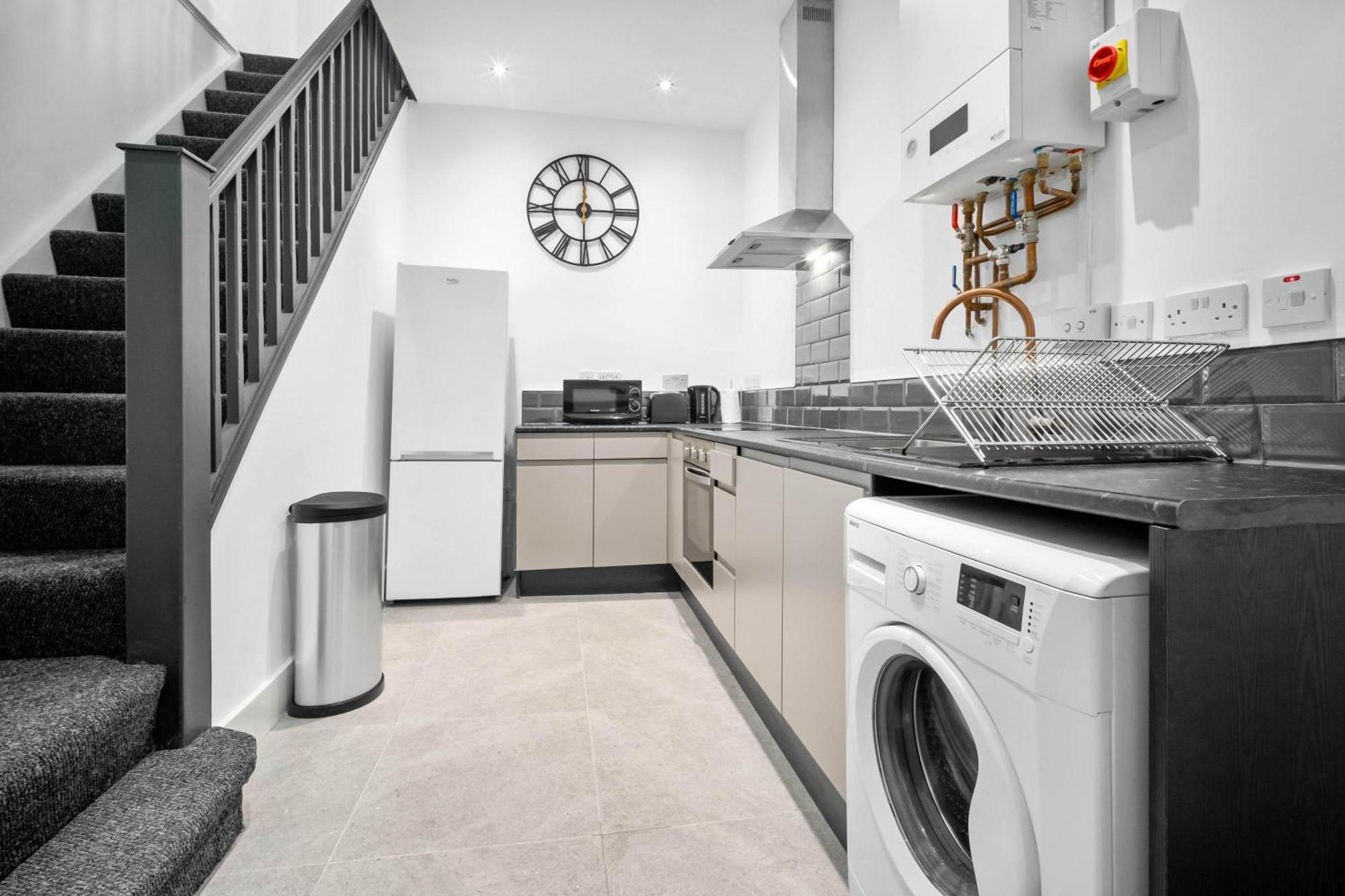 Luxe Apartment - Rowley Regis - Parking - Top Rated - Netflix - Wifi - 49Bg Cradley Heath Экстерьер фото